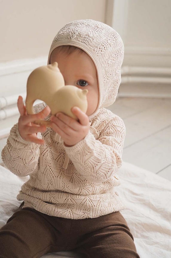 Konges Sløjd gryzak niemowlęcy BABS TEETHER beżowy KS1663