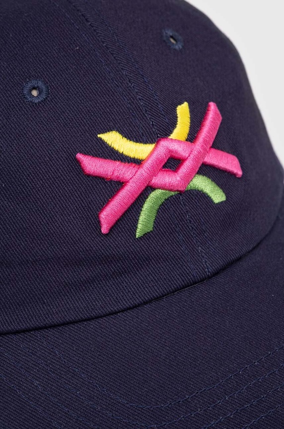 Otroška bombažna bejzbolska kapa United Colors of Benetton 6G0QCA01C.G.SEASONAL mornarsko modra SS23