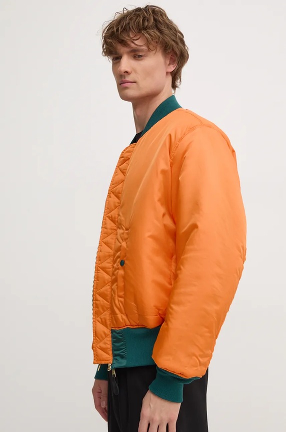 Яке бомбър Alpha Industries 100101.