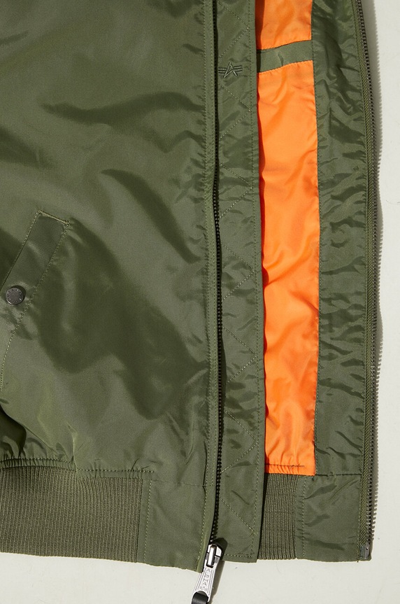 Куртка-бомбер Alpha Industries 191103.01