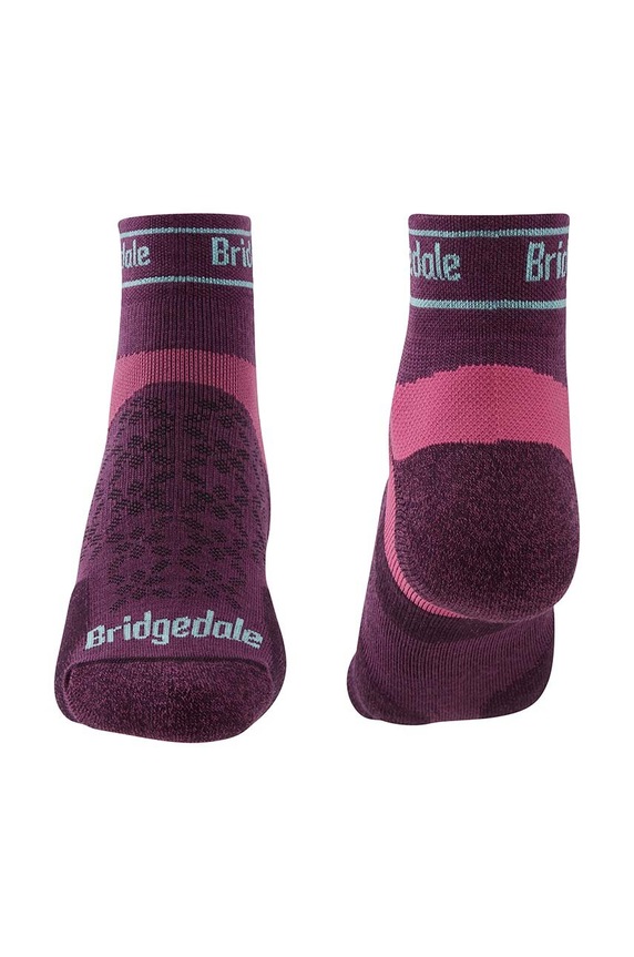 Ponožky Bridgedale Ultralight T2 Merino Low 710204 fialová SS24