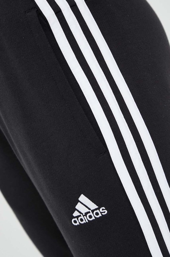 adidas spodnie dresowe Essentials czarny IC8770