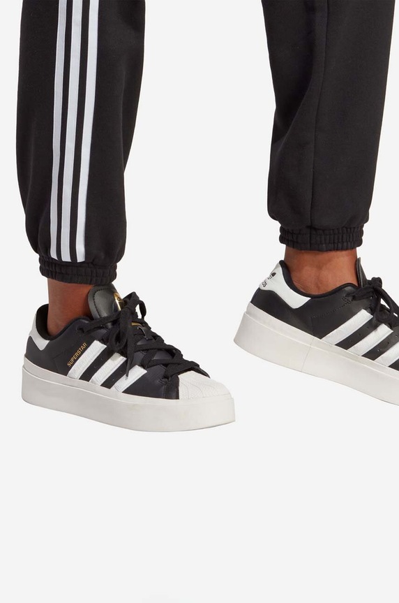 Bavlněné tepláky adidas Originals IB7457 černá