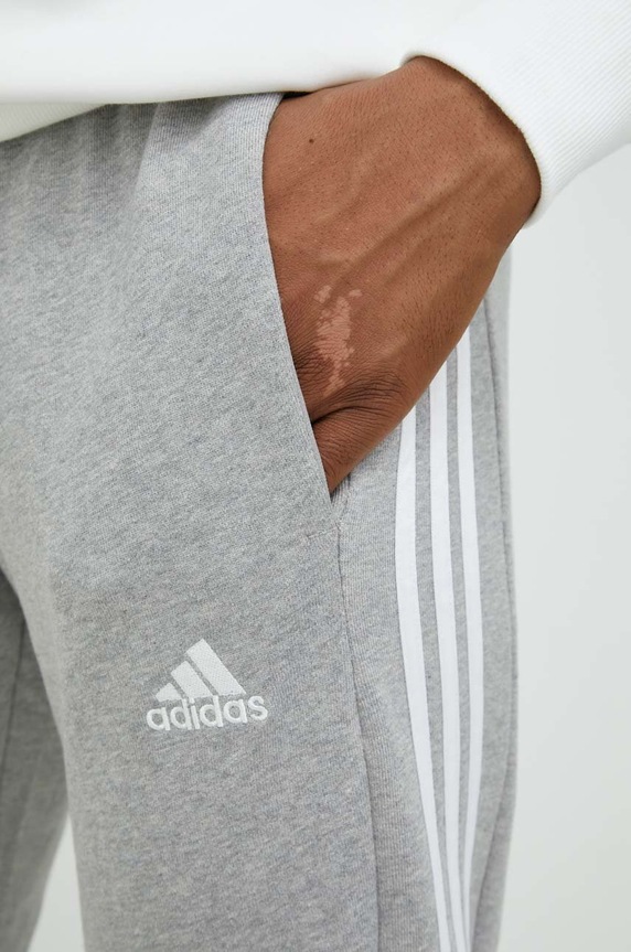 adidas spodnie dresowe bawełniane Essentials szary IC9407
