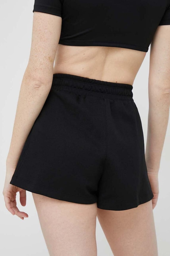 Odzież Calvin Klein Jeans szorty J20J221054.PPYX czarny
