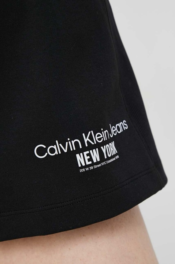 Calvin Klein Jeans szorty J20J221054.PPYX czarny