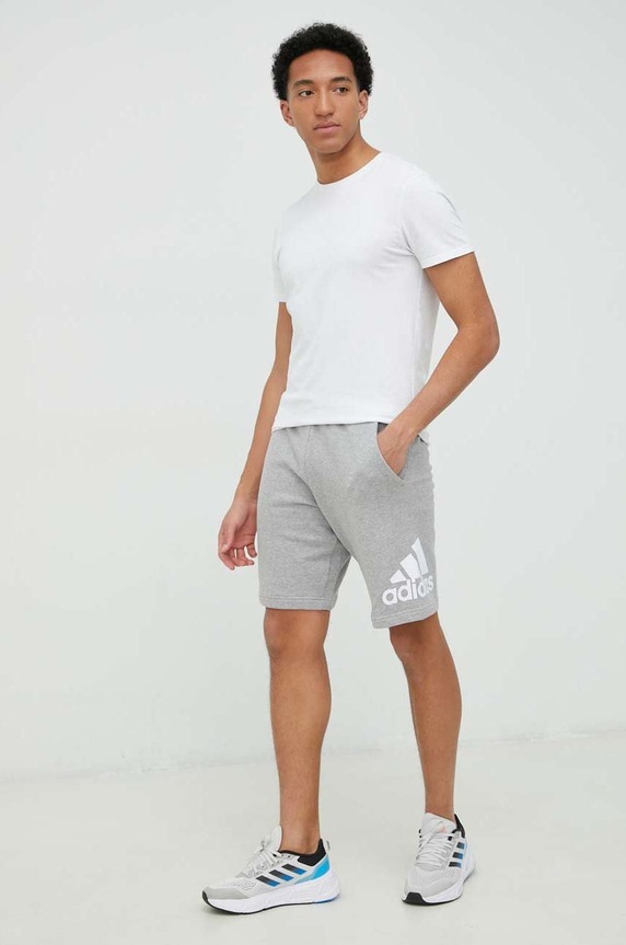 adidas pantaloni scurți din bumbac tricotaj gri IC9403