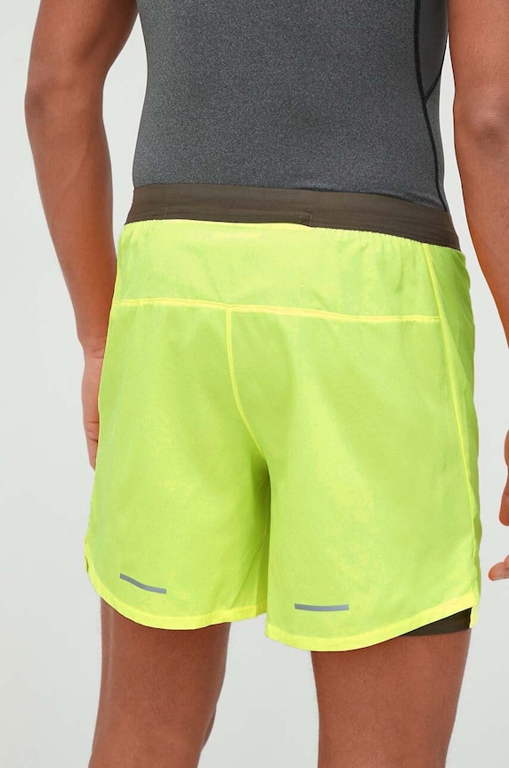 Tréninkové šortky The North Face NF0A8315HRI1 zelená SS23