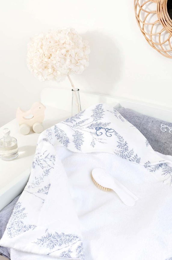 Tartine et Chocolat ręcznik niemowlęcy niebieski TQ71001.