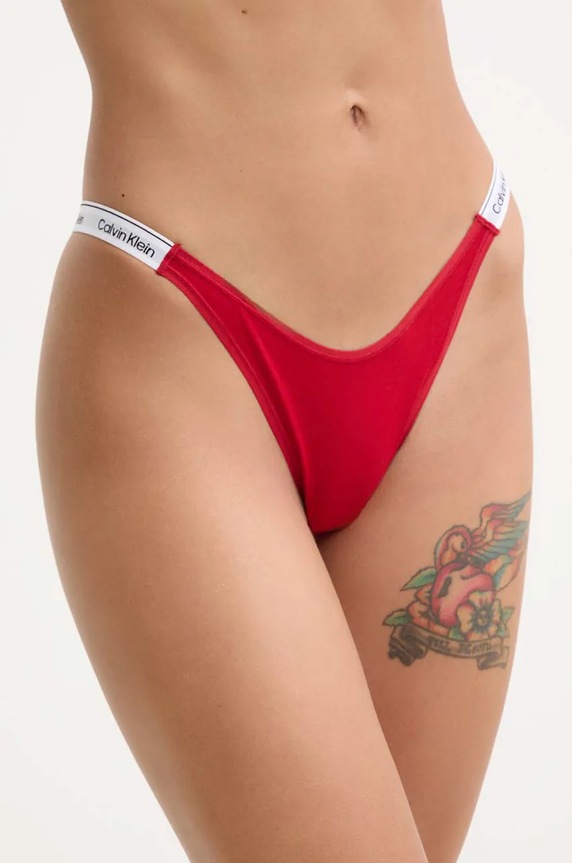 Calvin Klein Underwear stringi damskie bawełniane z elastanem czerwony 000QD5157E