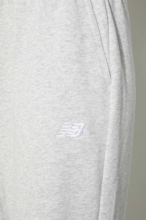 Спортен панталон New Balance French Terry Crew WP41500AHH сив