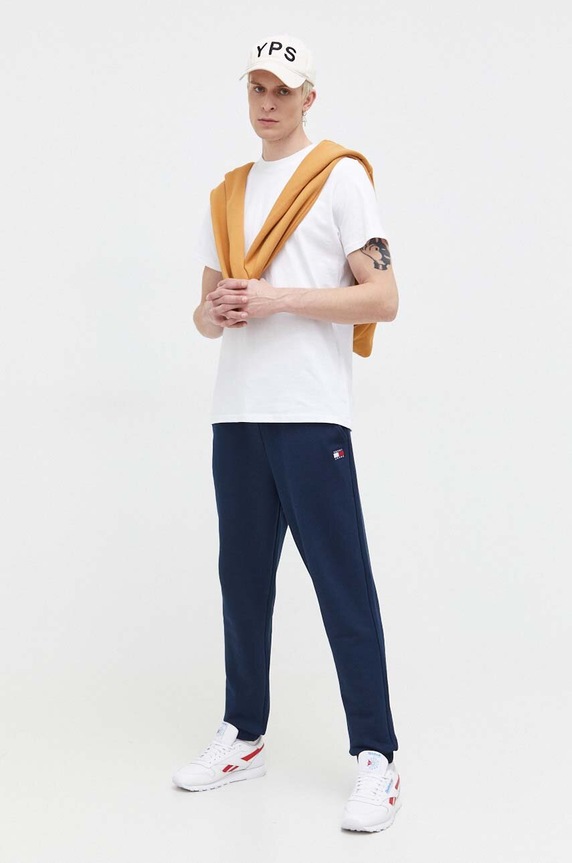 Bavlněná mikina Tommy Jeans DM0DM17988 hnědá NC24