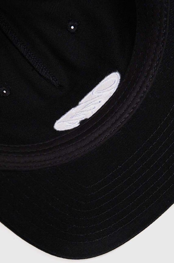 Памучна шапка с козирка Vans черен VN000GKJBLK1