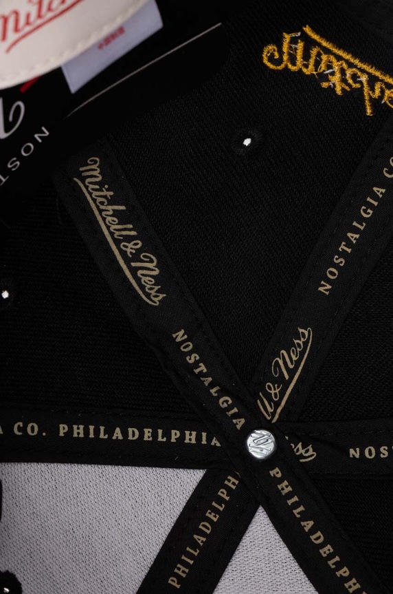 Čepice s vlněnou směsí Mitchell&Ness NBA LOS ANGELES LAKERS černá HHSSINTL1263.LALBLCK