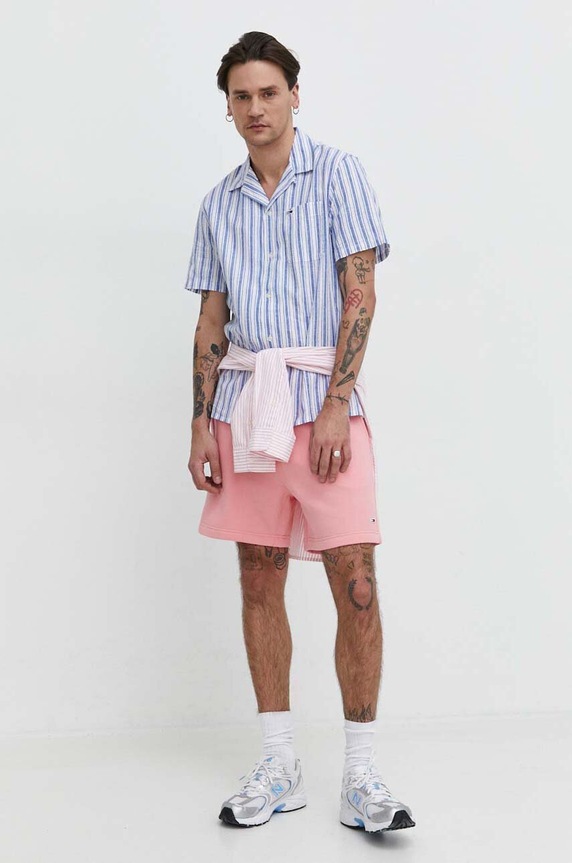 Tommy Jeans koszula z domieszką lnu DM0DM18961 niebieski SS24