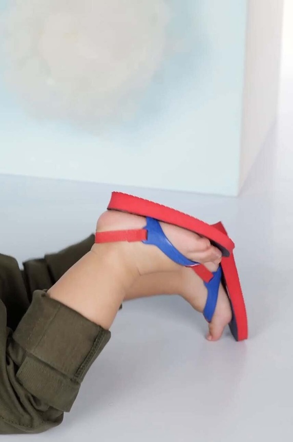 Παιδικές σαγιονάρες Havaianas BABY MARVELUBYED 4147132.2090