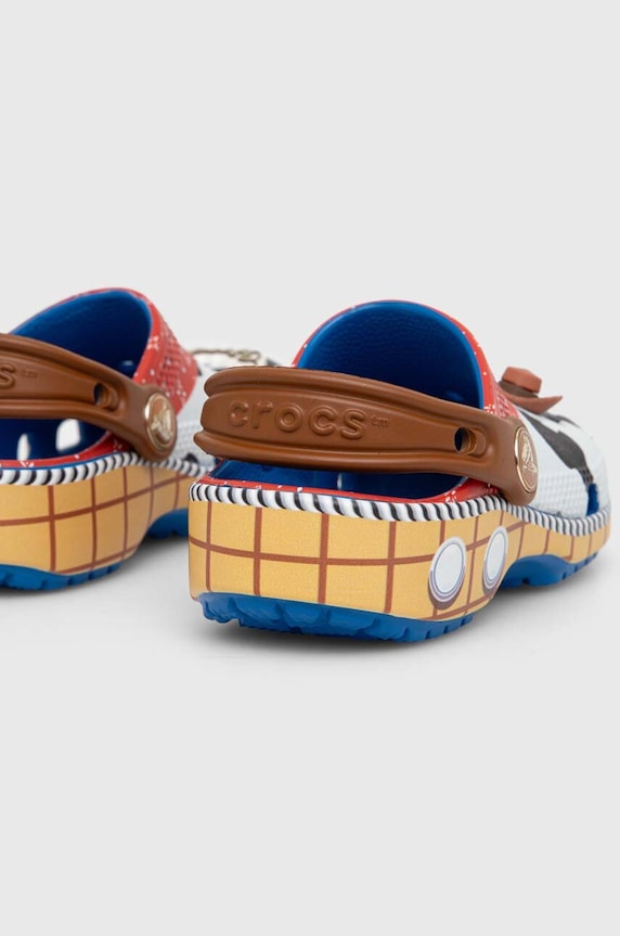 Chłopiec Crocs klapki dziecięce TOY STORY WOODY CLASSIC CLOG 209470.CROCS.TOY.STORY. multicolor