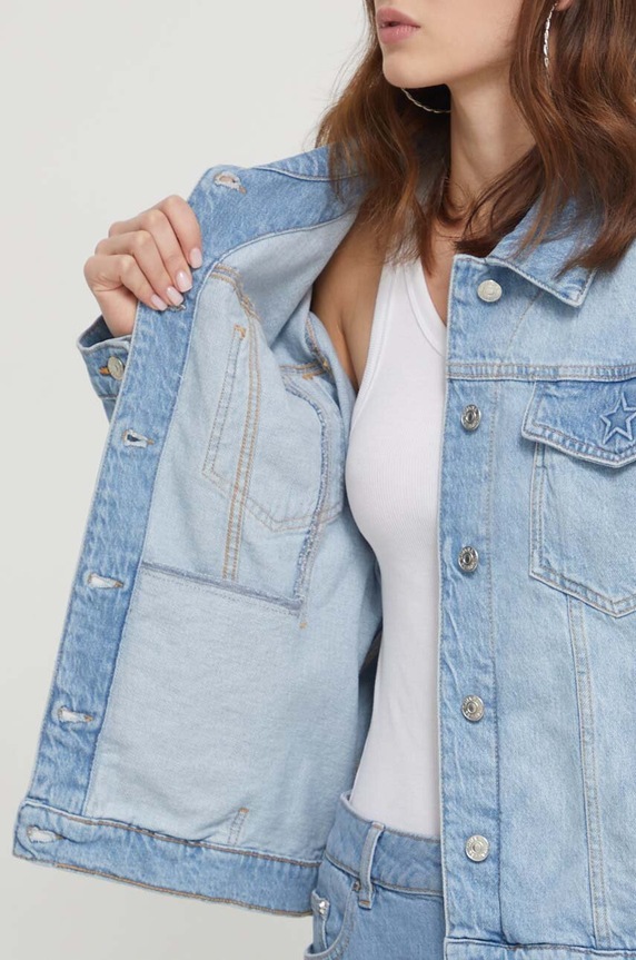 Chiara Ferragni giacca di jeans 76CBS400