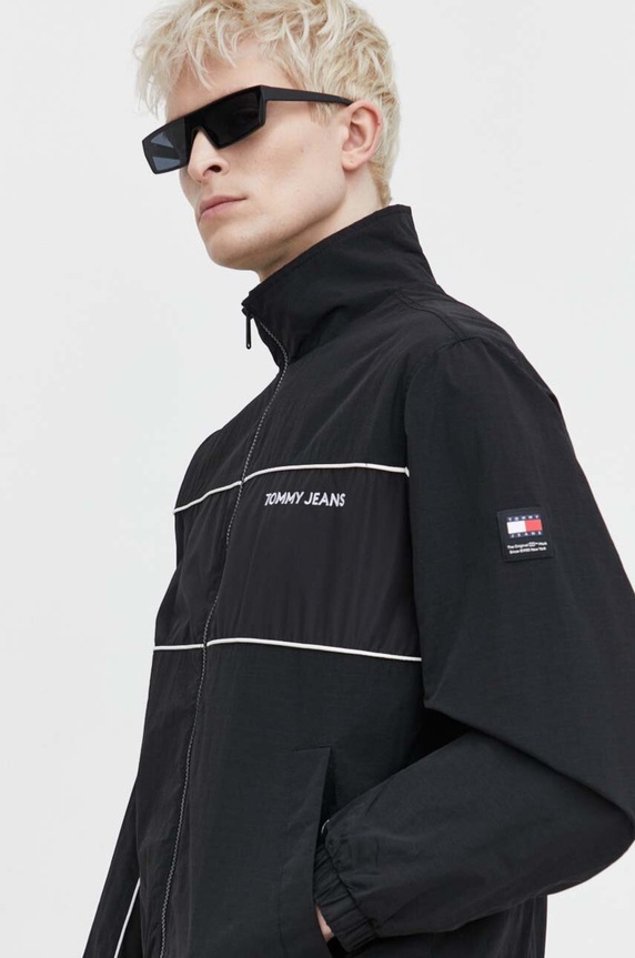 Tommy Jeans rövid kabát fekete DM0DM18694