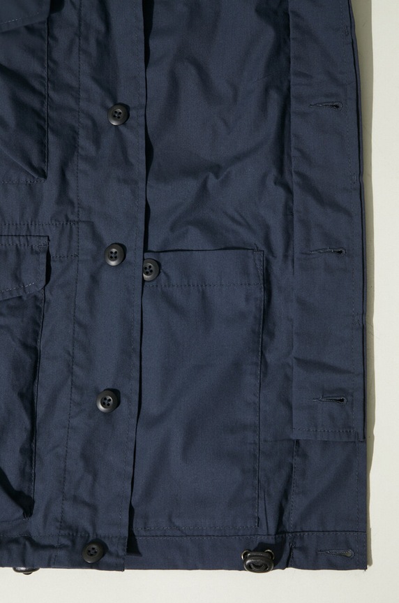 Universal Works jacket Parachute Field 30115.NAVY
