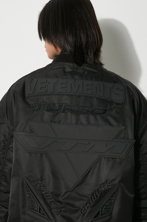 Куртка-бомбер VETEMENTS Blackout Racing Bomber Jacket UE64JA920B