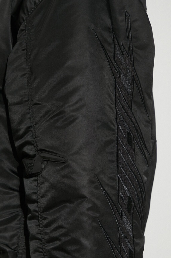 Куртка-бомбер VETEMENTS Blackout Racing Bomber Jacket UE64JA920B