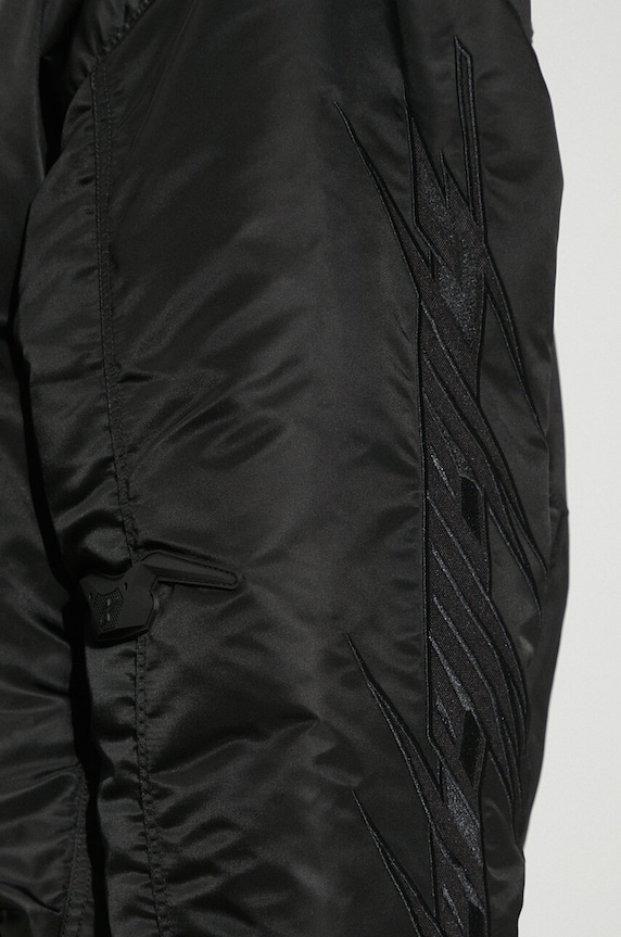 Куртка-бомбер VETEMENTS Blackout Racing Bomber Jacket UE64JA920B