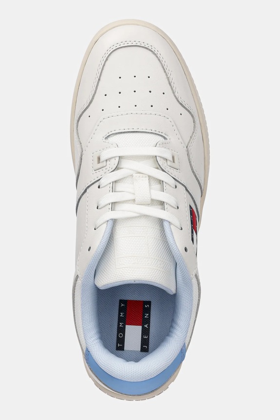 Δερμάτινα sneakers Tommy Jeans TJW RETRO BASKET ESS λευκό EN0EN02505