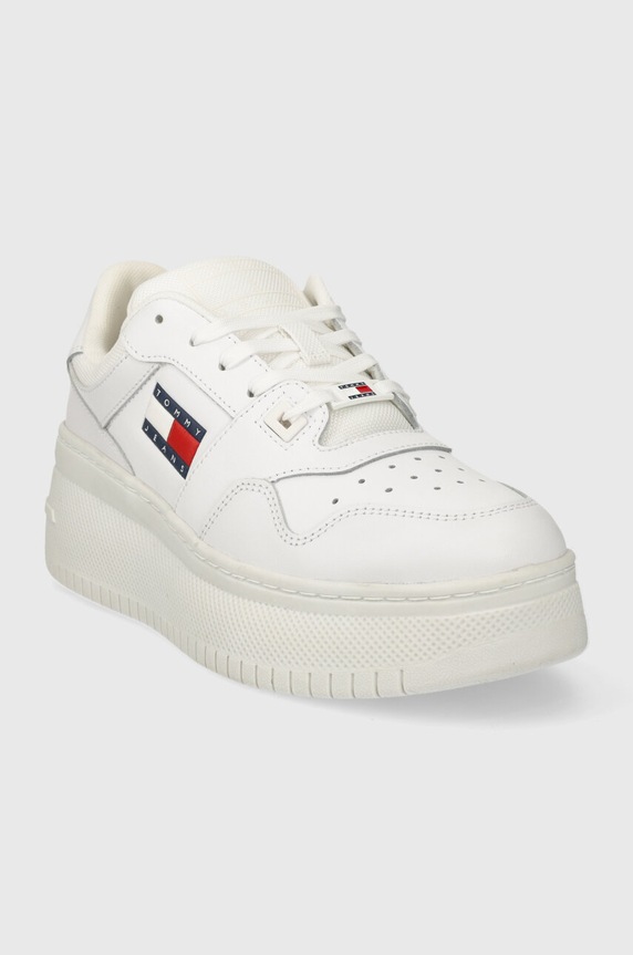 Sneakers Tommy Jeans TJW RETRO BASKET FLATFORM ESS EN0EN02506 λευκό SS25