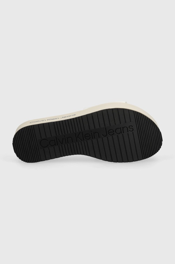 Šľapky Calvin Klein Jeans FLATFORM SANDAL MET YW0YW01036 biela