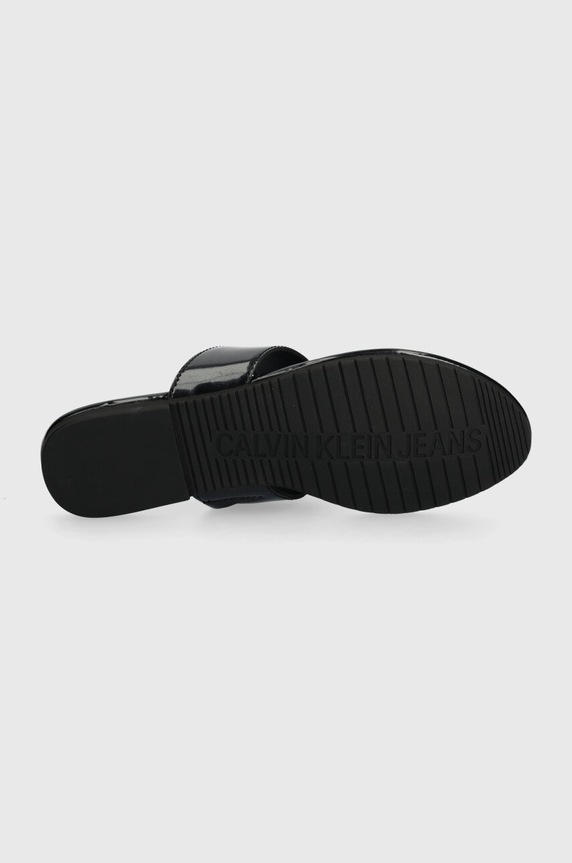 Žabky Calvin Klein Jeans FLAT SANDAL SLIDE TOEPOST MG MET YW0YW01342 černá