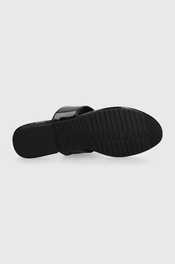 Žabky Calvin Klein Jeans FLAT SANDAL SLIDE TOEPOST MG MET YW0YW01342 černá