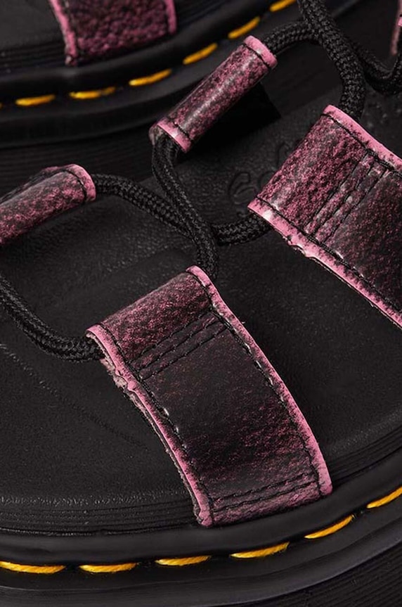 Scarpe Dr. Martens sandali in pelle Nartilla XL DM31540379 rosa