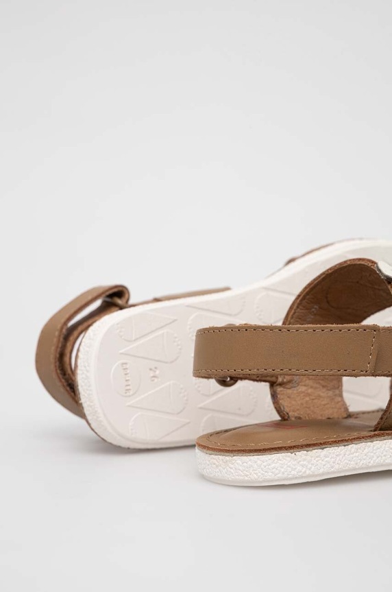 Παιδικά δερμάτινα σανδάλια Camper καφέ K800591.25.27