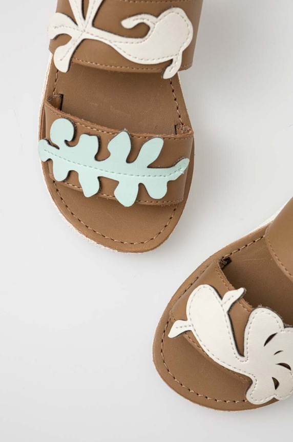 Παιδικά δερμάτινα σανδάλια Camper K800591.25.27 καφέ