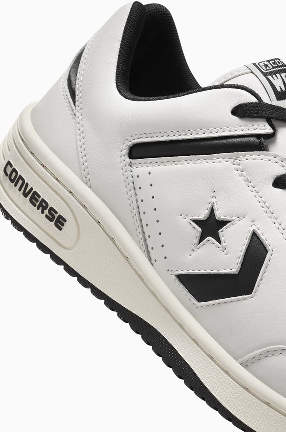 Кожаные кроссовки Converse Weapon Old Money A07239C белый