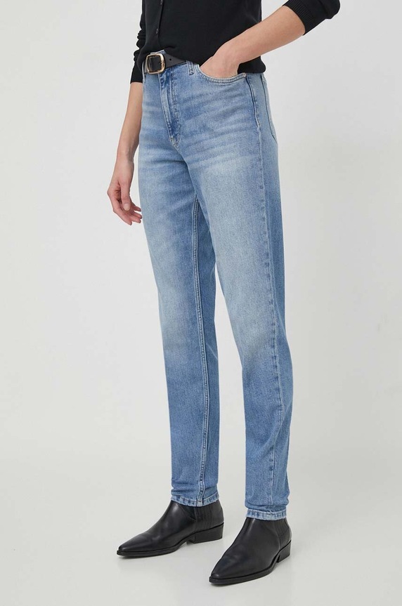 Rifle Calvin Klein Jeans Mom Jean Planet friendly modrá J20J222764