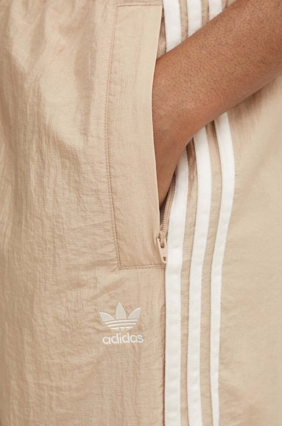 Спортен панталон adidas Originals IS1973 бежов