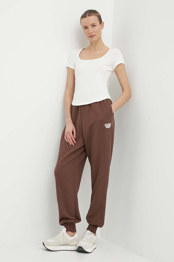 Reebok Classic spodnie dresowe bawełniane Archive Essentials 100076213 brązowy SS24