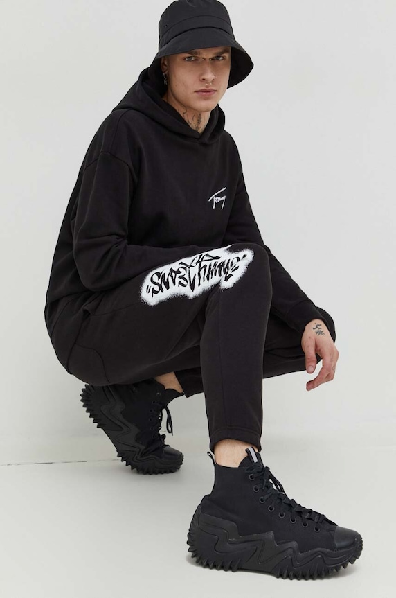 Tommy Jeans spodnie dresowe DM0DM18376 czarny SS24