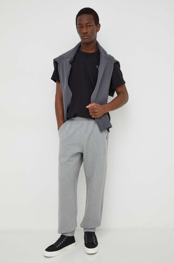 G-Star spodnie dresowe bawełniane D24768.D395 szary SS24