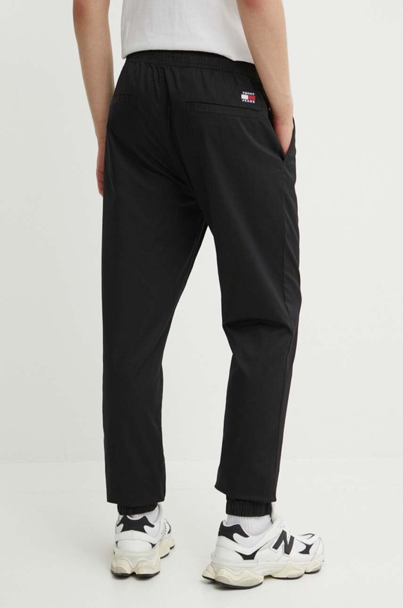 Odzież Tommy Jeans spodnie DM0DM19457 czarny