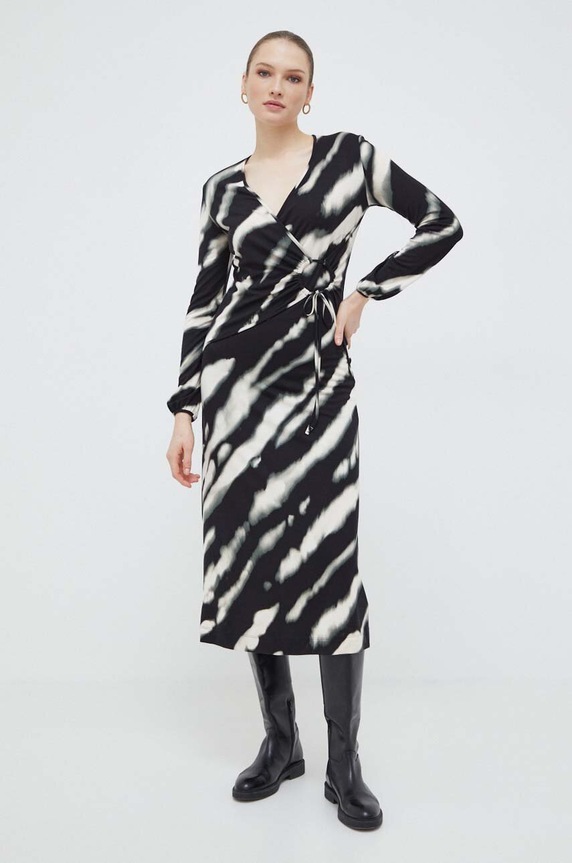 Šaty Weekend Max Mara s elastanom čierna 2415621061600