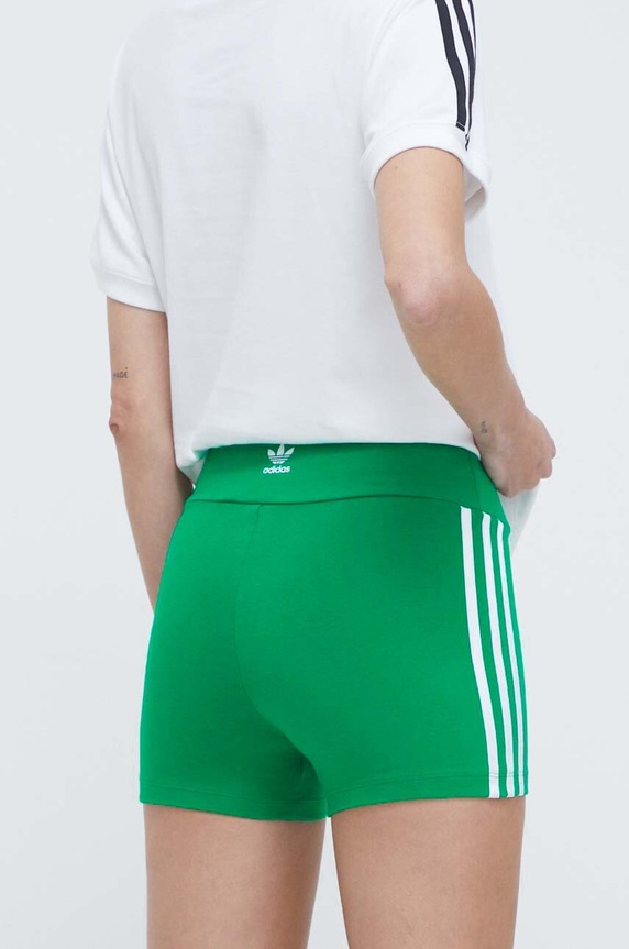 Oblečení Kraťasy adidas Originals IP2978 zelená