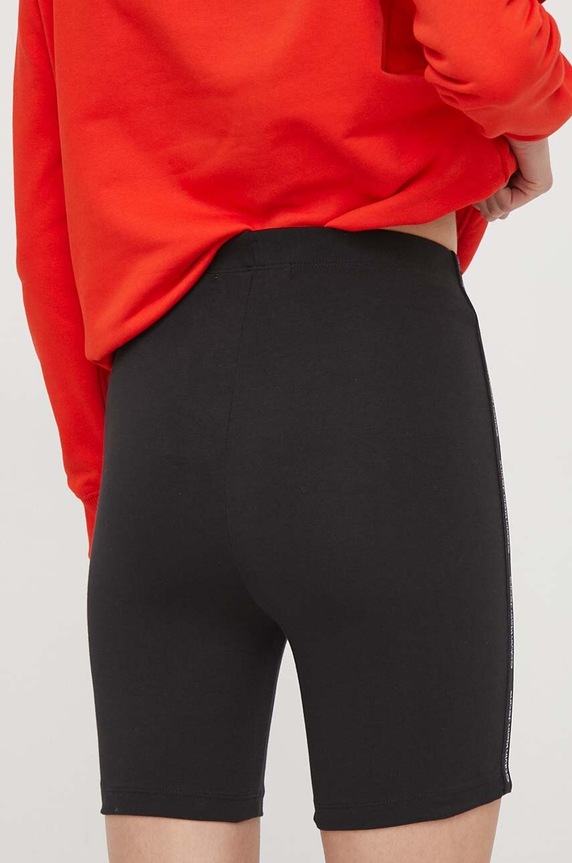 Odzież Calvin Klein Jeans szorty J20J223137 czarny