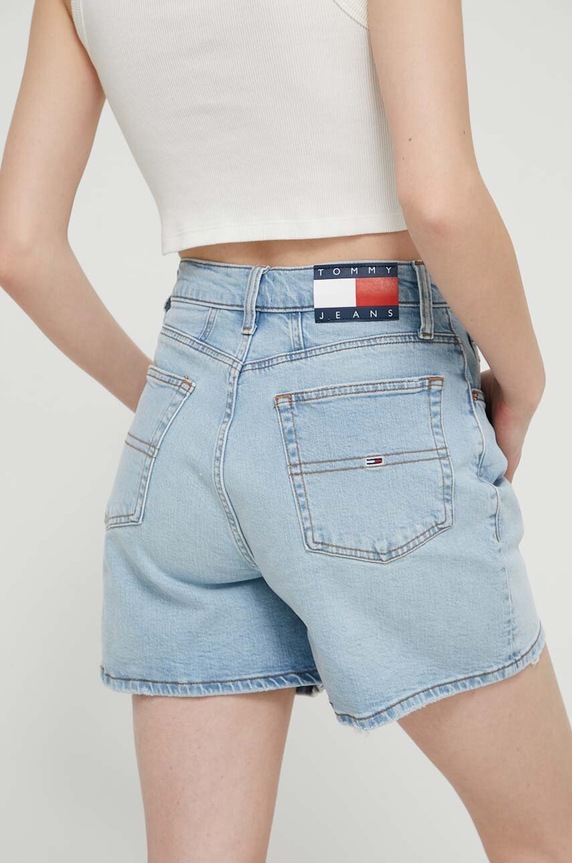 Odzież Tommy Jeans szorty jeansowe DW0DW17645 niebieski
