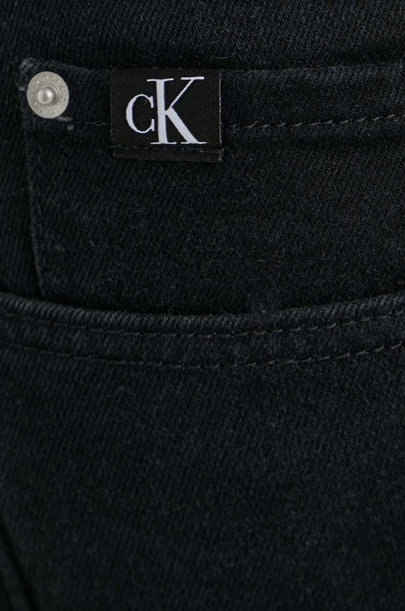 Traper kratke hlače Calvin Klein Jeans crna J30J324872