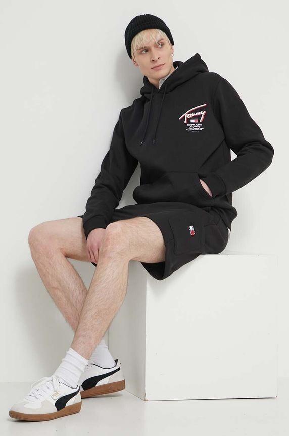 Bavlnené šortky Tommy Jeans DM0DM18479 čierna SS24