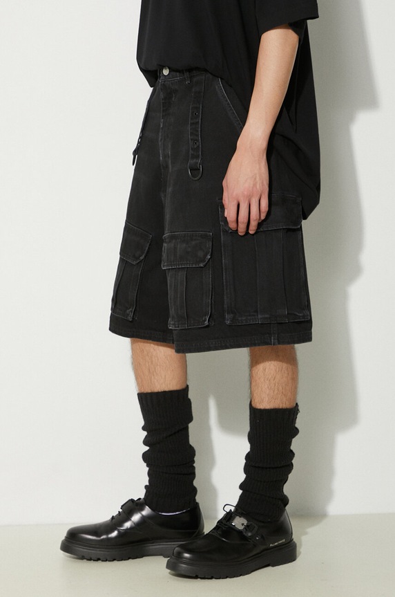 VETEMENTS denim shorts Multipocket Cargo Denim Shorts black UE64SS100B