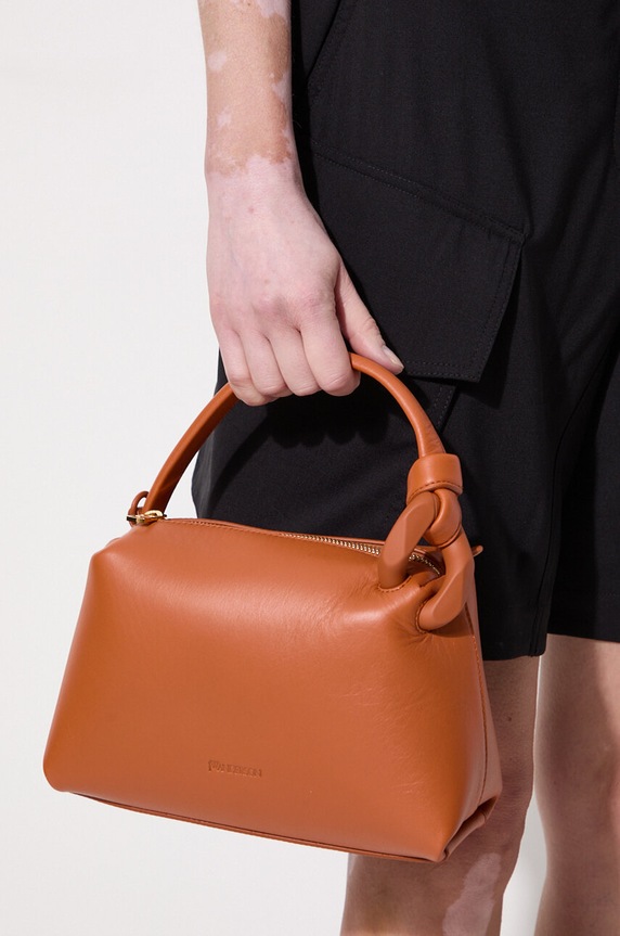 Кожаная сумочка JW Anderson The Jwa Small Corner Bag HB0619.LA0307.142
